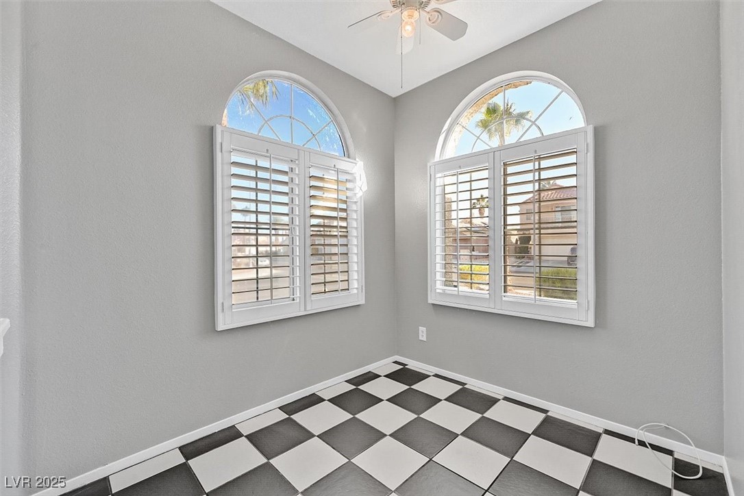 Las Vegas, Nevada 89108, United States, 2 Bedrooms Bedrooms, ,2 BathroomsBathrooms,Residential,Pending,3921