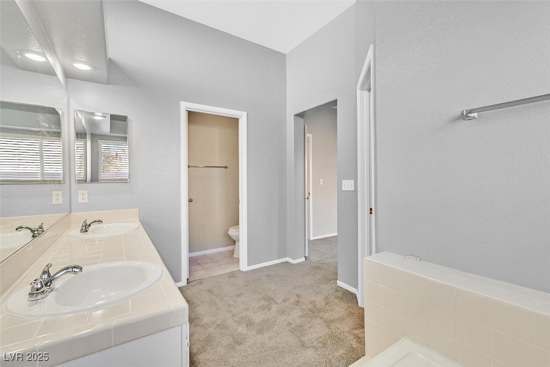 Las Vegas, Nevada 89108, United States, 2 Bedrooms Bedrooms, ,2 BathroomsBathrooms,Residential,Pending,3921