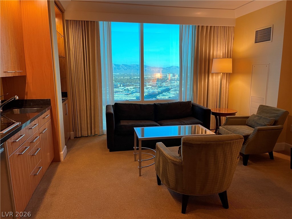 2000 N Fashion Show Drive 3717