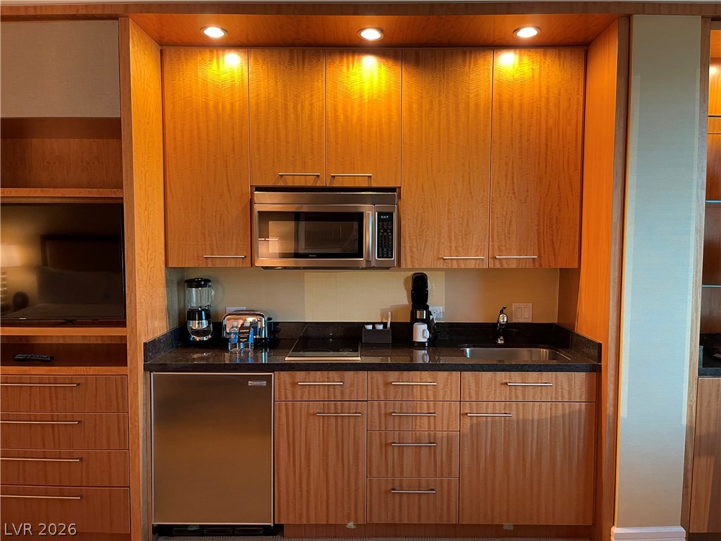 2000 N Fashion Show Drive 3717