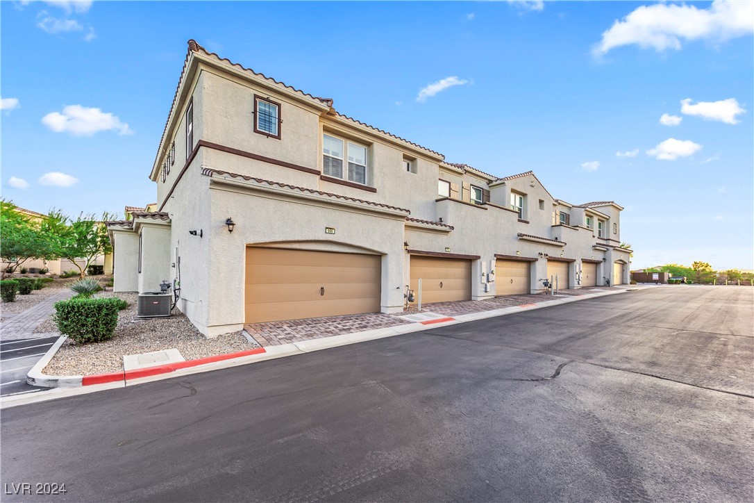 996 Via Panfilo Avenue, Henderson, Nevada image 4