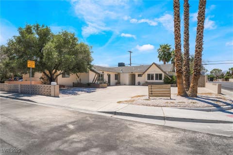 Photo of 1700 Ivanhoe Way, Las Vegas, NV 89102 (MLS # 2708637)