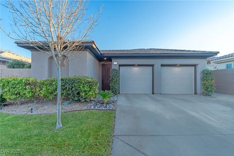 Photo of 17 Chatmoss Road, Henderson, NV 89052 (MLS # 2677634)