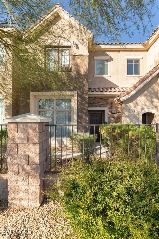 2763 Red Vista Court