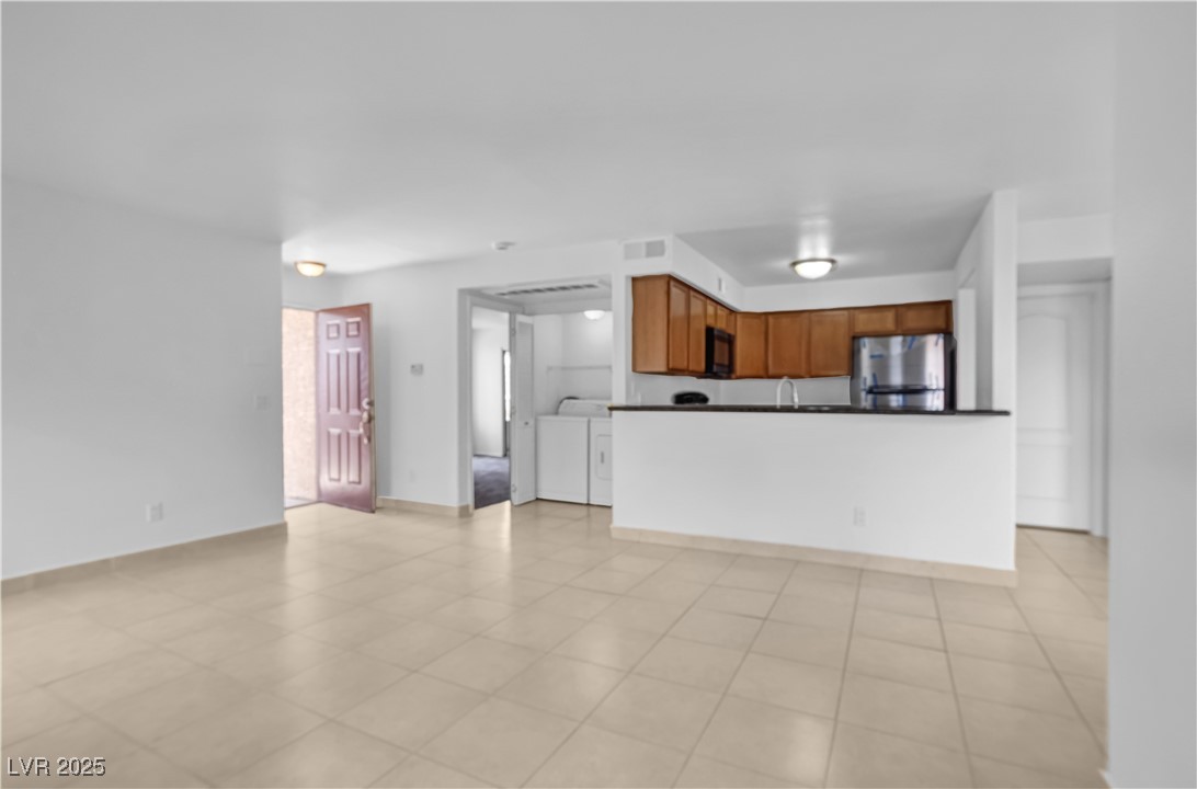 9325 W DESERT INN Road 177