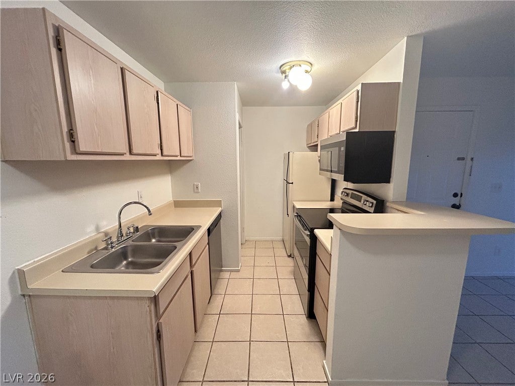5111 Lindell Road 103