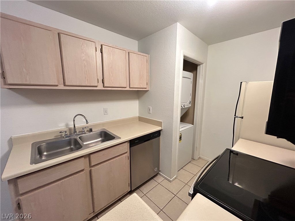 5111 Lindell Road 103