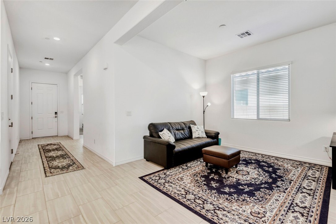 640 Longfeather Street