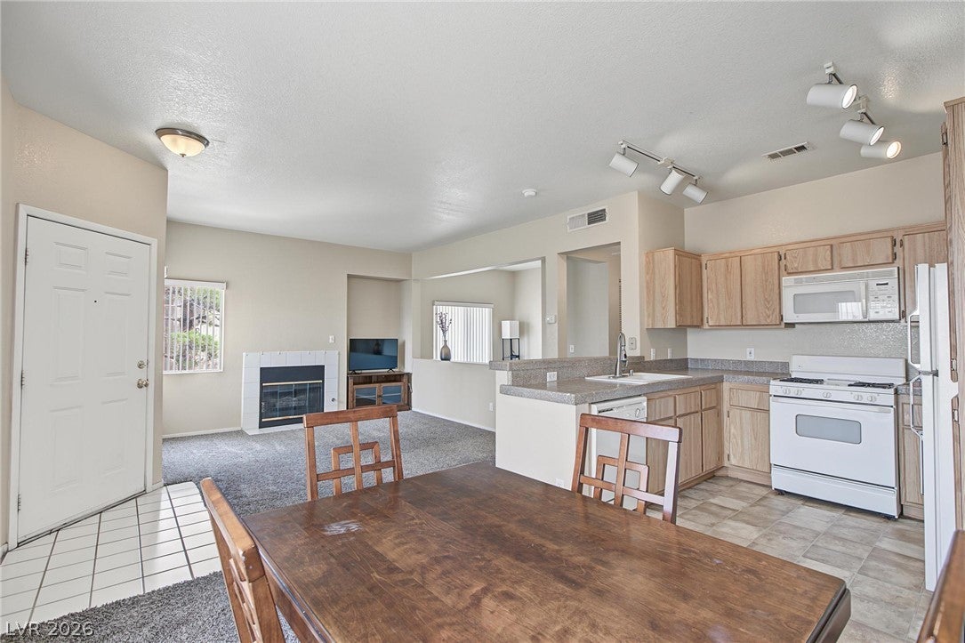 251 S Green Valley Parkway 4122