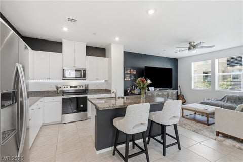 Townhouse For Sale - 6155 Garden Oasis Street<br/> Las Vegas, NV 89148