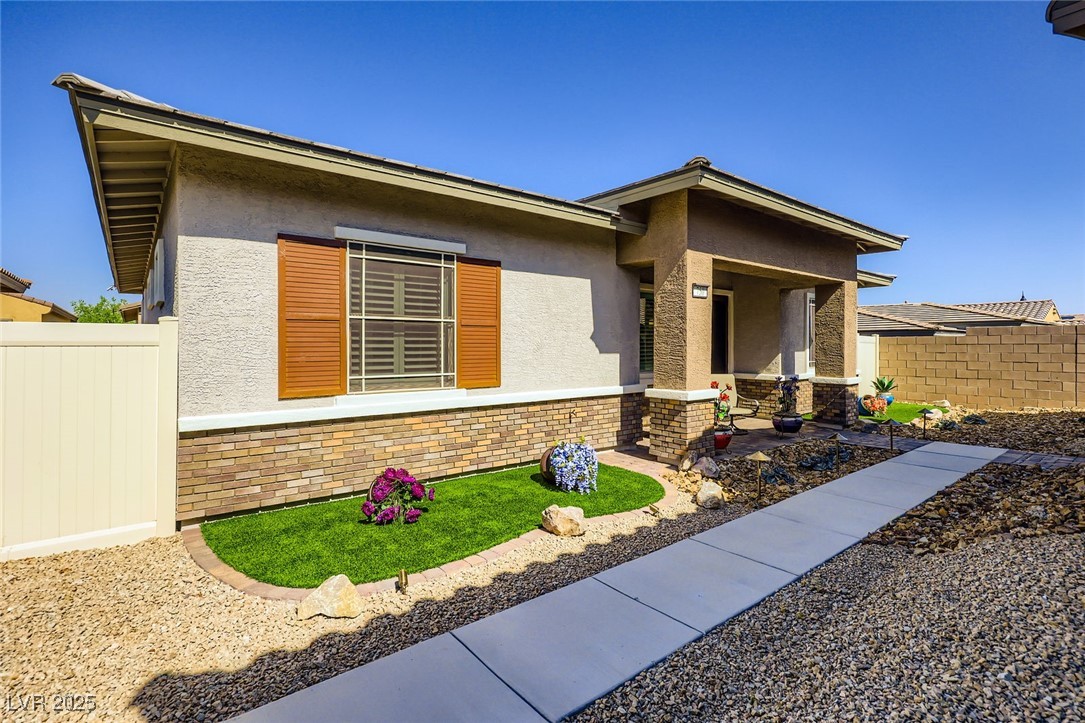 Properties 1 750 Agave Falls Street