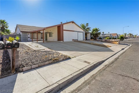 Townhouse For Rent - 4352 Verdugo Street<br/> Clark County, Las Vegas, NV 89147