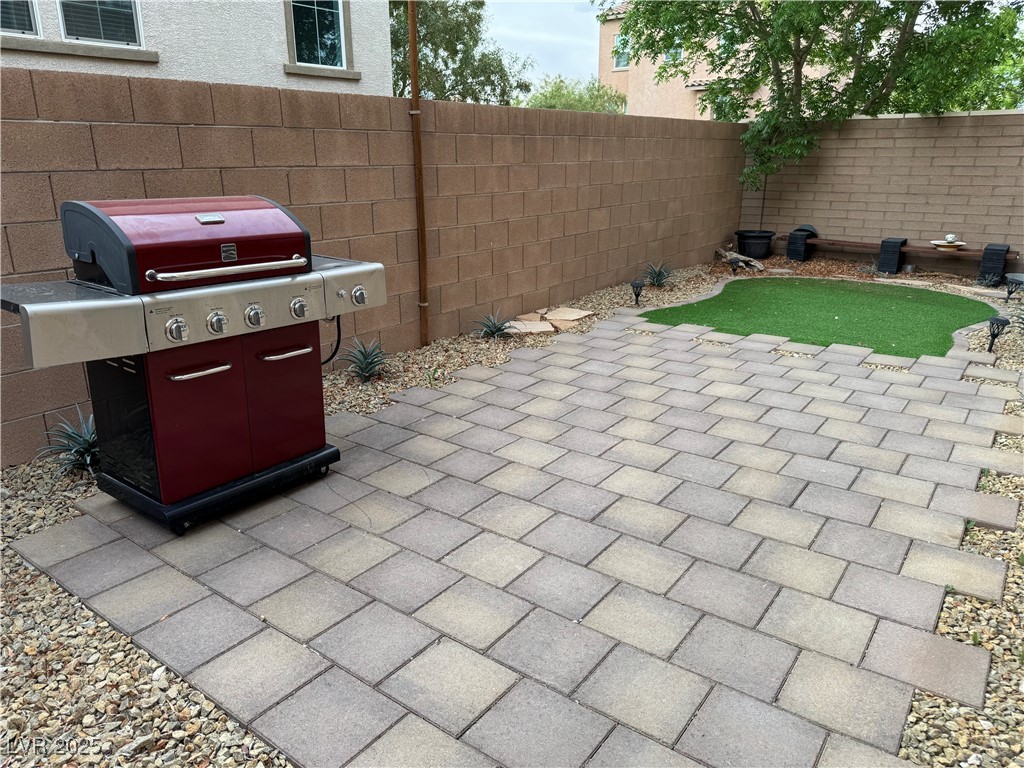 355 Gracious Way, Henderson, Nevada image 3