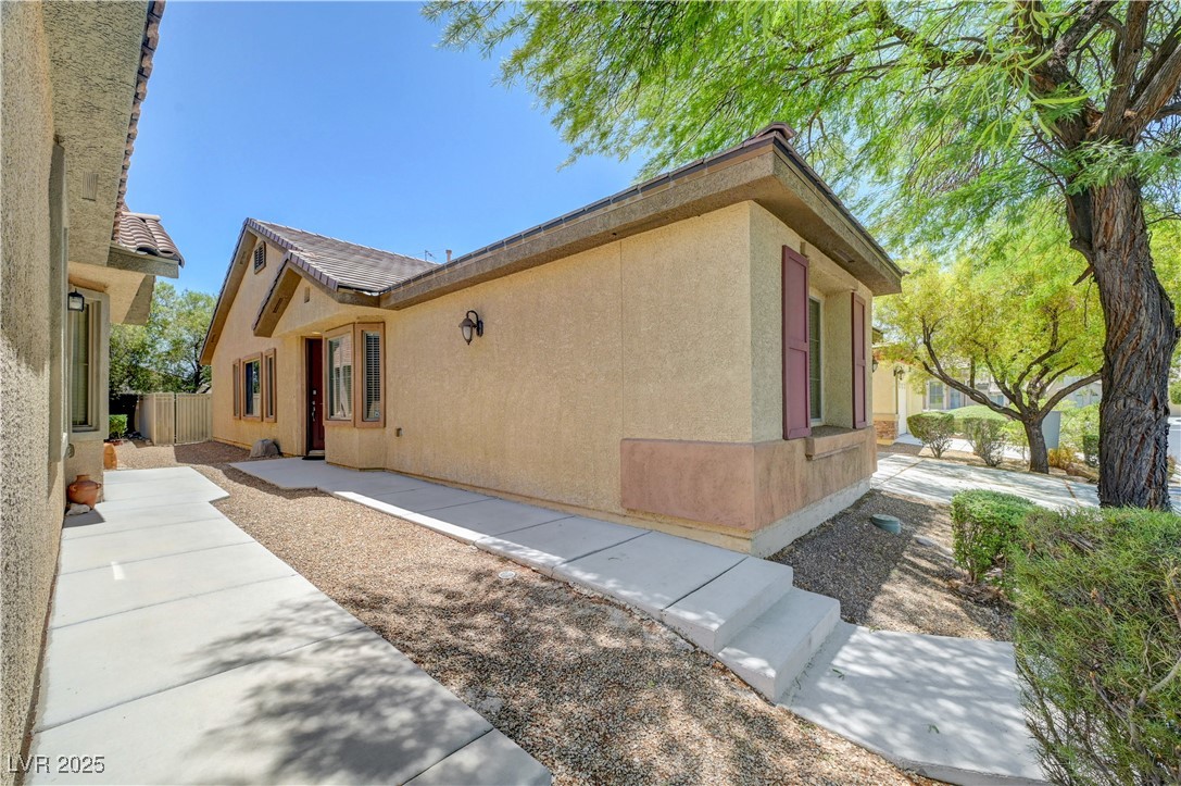 Properties 4 5916 Sorto Lago Street