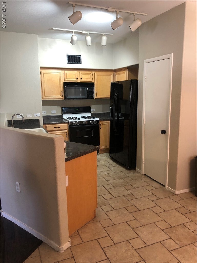 10245 S Maryland Parkway 1221