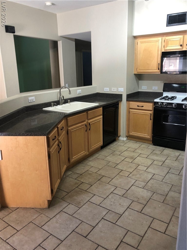 10245 S Maryland Parkway 1221