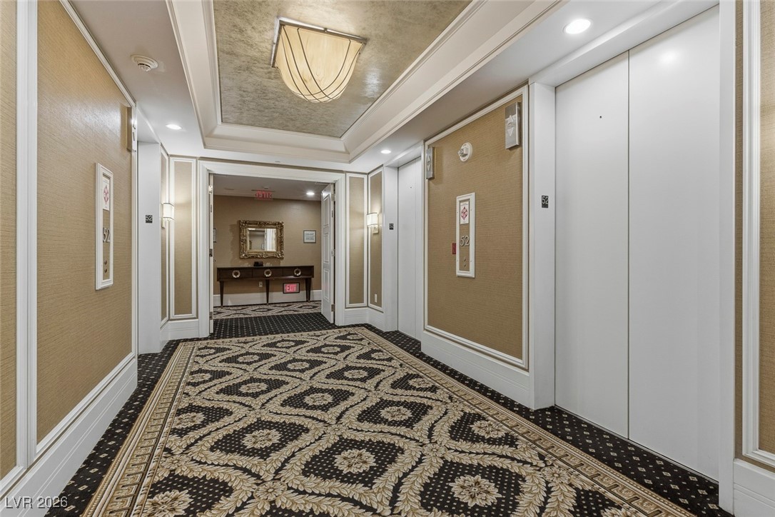 2000 N Fashion Show Drive 5220