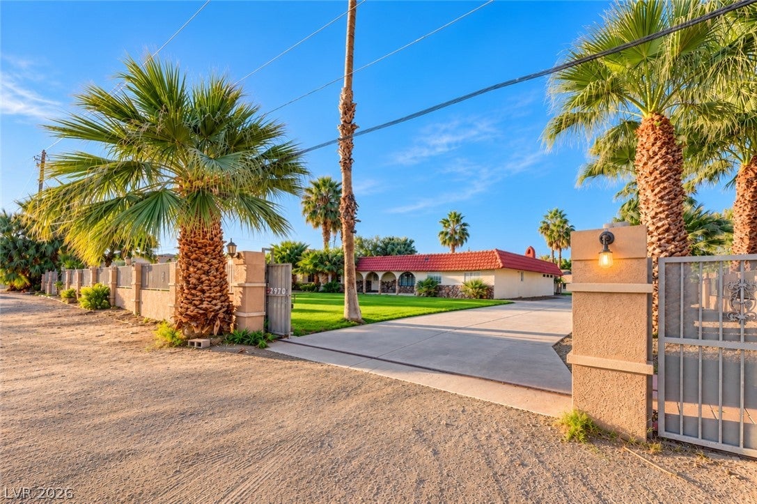 2926 E Eldorado Lane