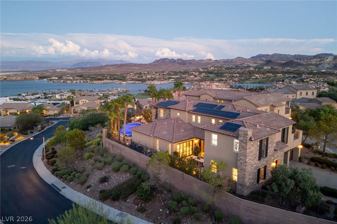 Properties 2 12 Menaggio Court