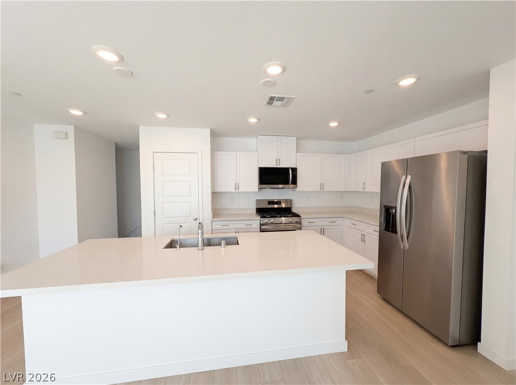 4242 Vivenda Street 1