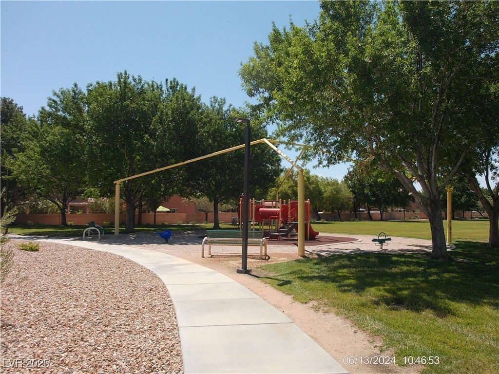 528 ROUND REIGN Avenue 0