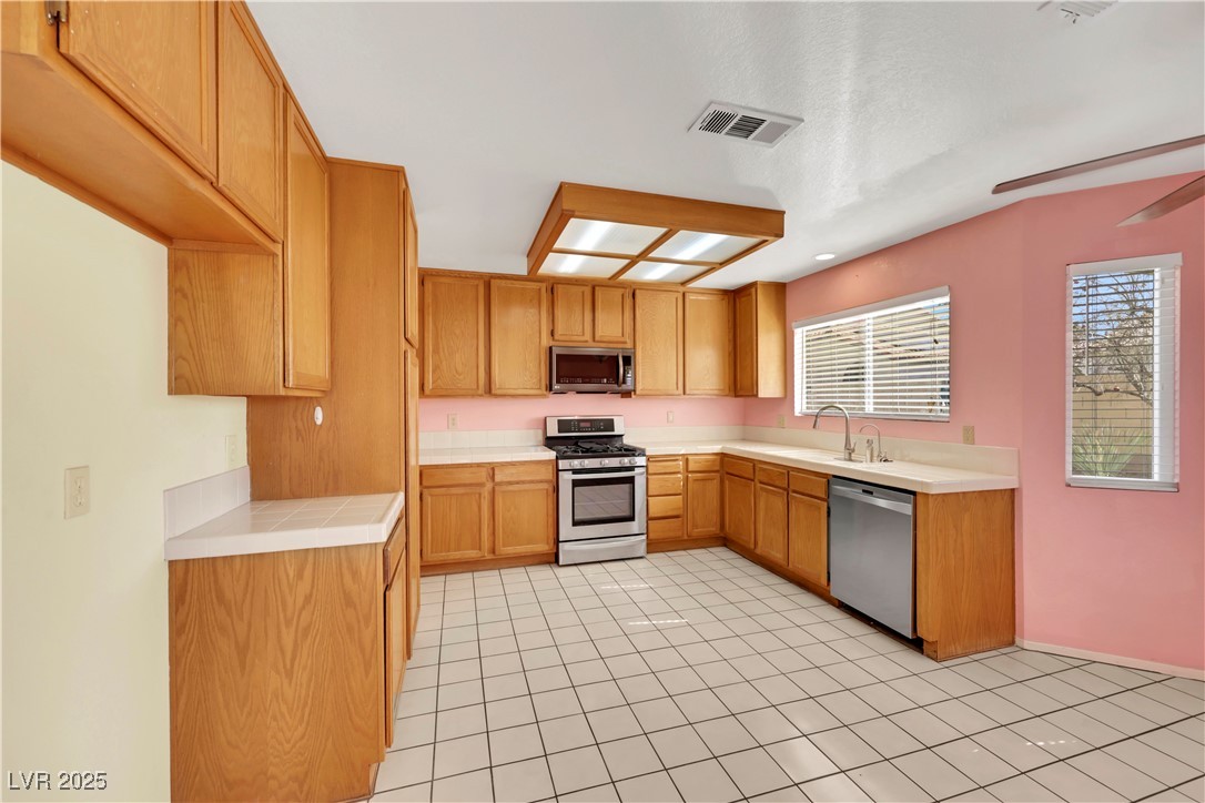 Las Vegas, Nevada 89123, United States, 3 Bedrooms Bedrooms, ,2 BathroomsBathrooms,Residential,Active,76482