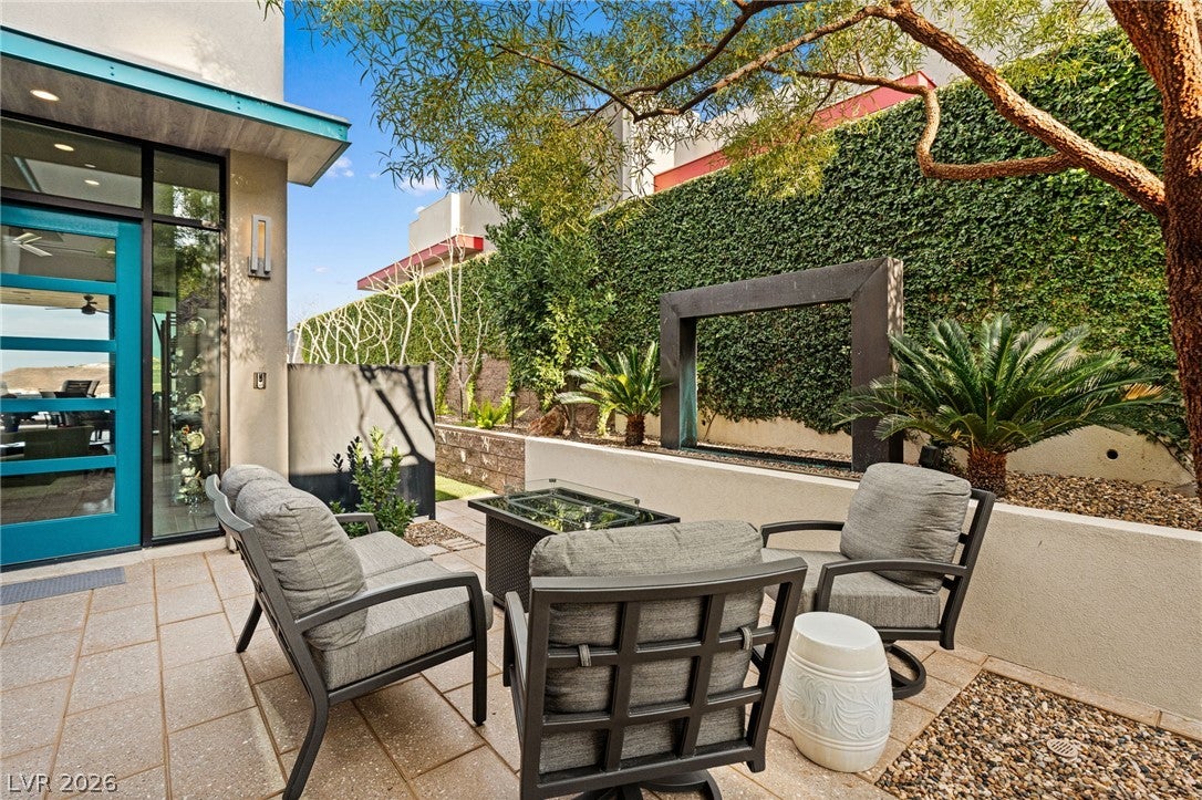 662 Falcon Summit Court