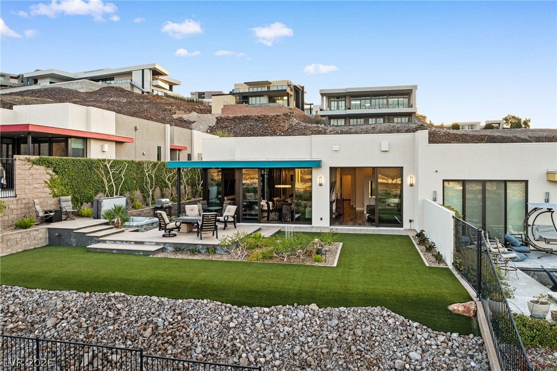 662 Falcon Summit Court