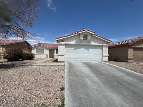 Homes For Sale - 2916 Honeysuckle Avenue<br/> Clark County, North Las Vegas, NV 89031