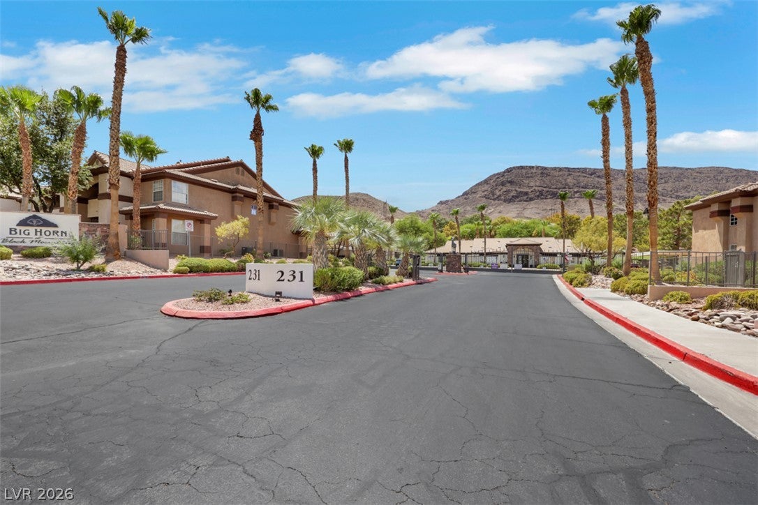 231 W Horizon Ridge Parkway 316