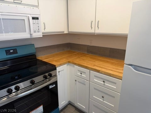 Apartment For Rent - 2613 N Decatur Boulevard #15<br/> Las Vegas, NV 89108