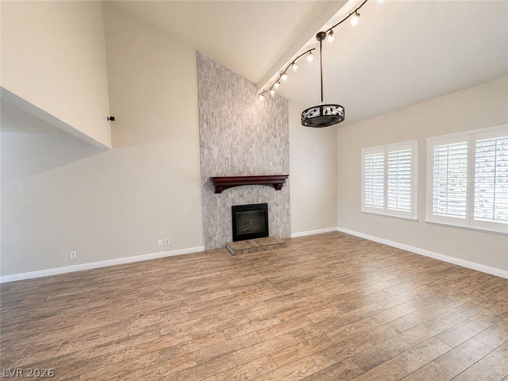 1827 NAVARRE Lane