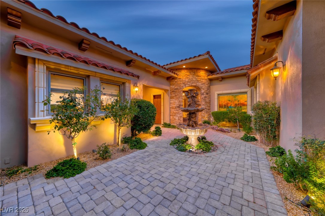 4 Rue Allard Way