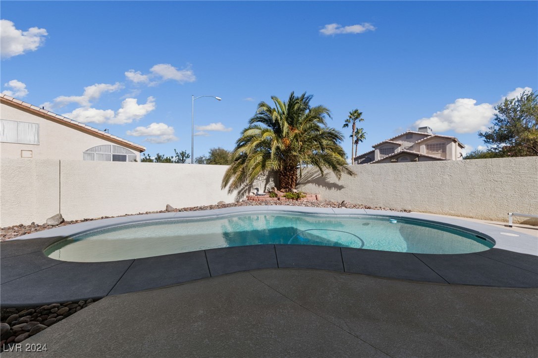 936 Clubview Drive, Henderson, Nevada image 4