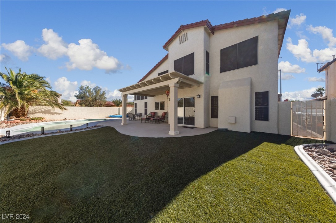 936 Clubview Drive, Henderson, Nevada image 3