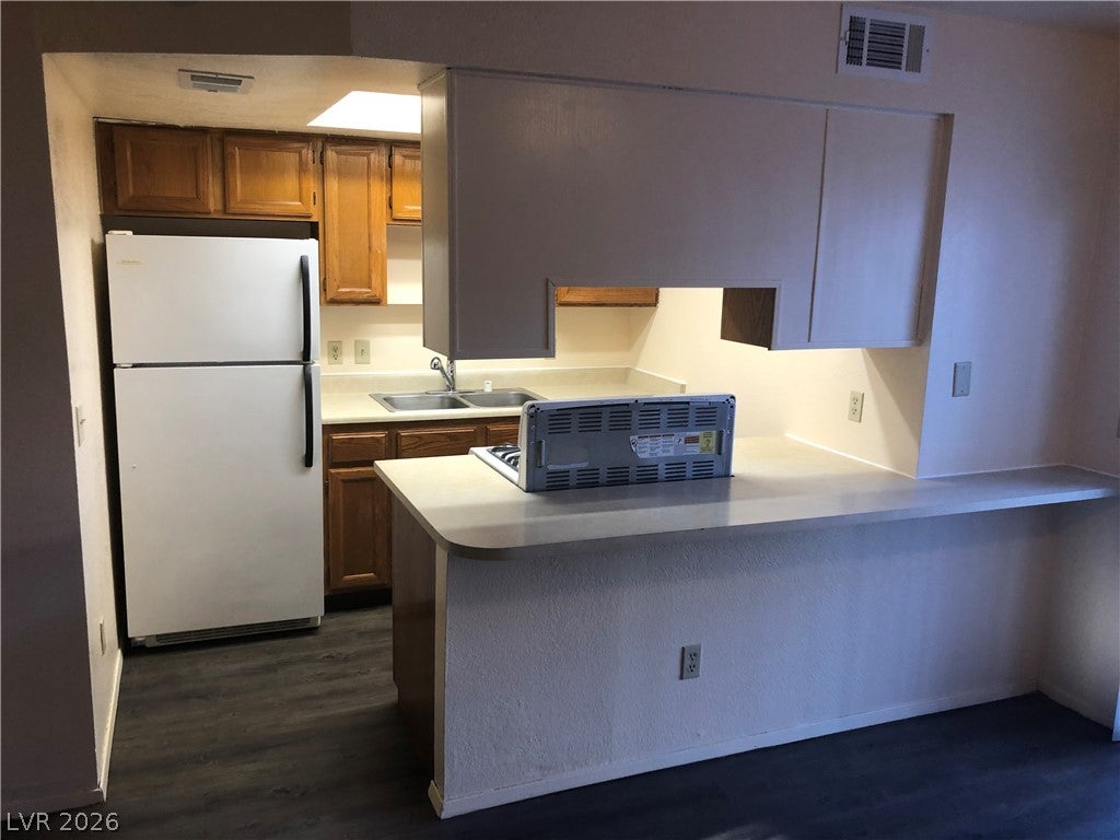 585 Sellers Place