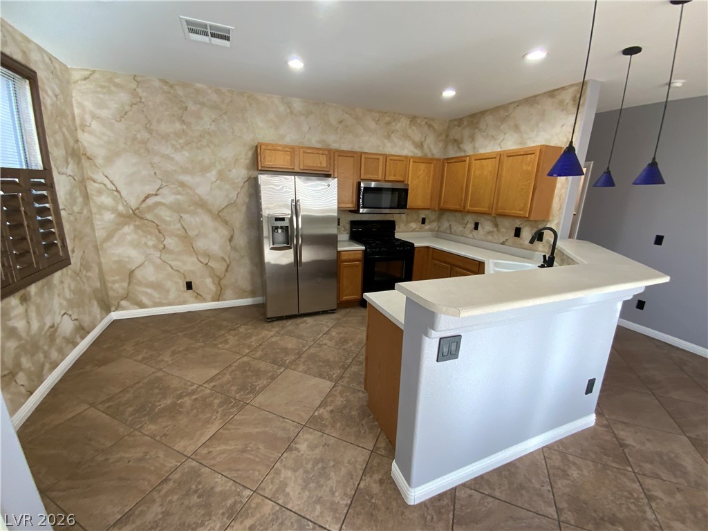 6321 Lorne Green Avenue 102