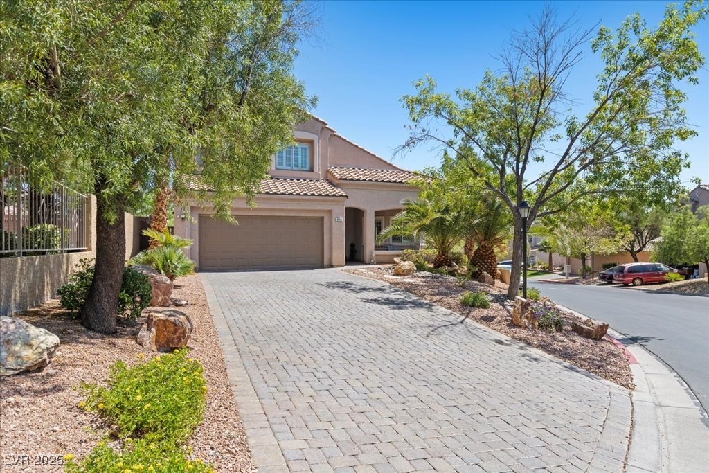 Las Vegas, Nevada 89138, United States, 3 Bedrooms Bedrooms, ,3 BathroomsBathrooms,Residential,Pending,202112