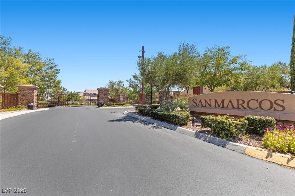 Las Vegas, Nevada 89138, United States, 3 Bedrooms Bedrooms, ,3 BathroomsBathrooms,Residential,Pending,202112