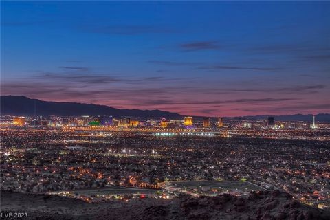 Photo of 531 Rock Peak Drive, Henderson, NV 89012 (MLS # 2547435)