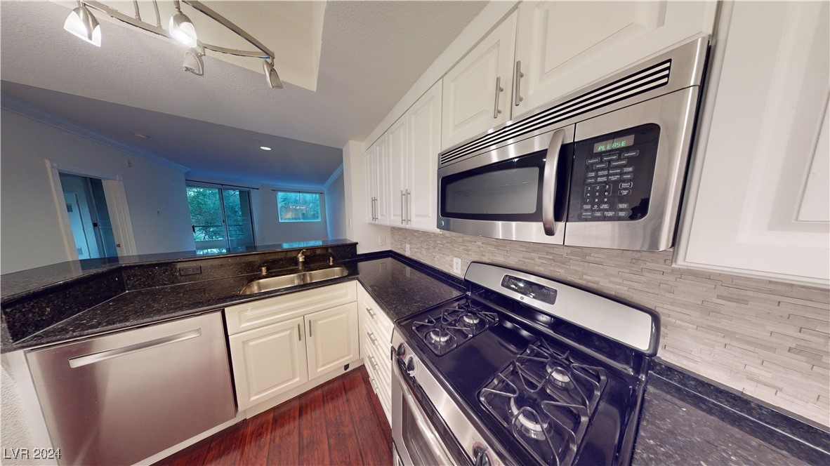 Las Vegas, Nevada 89169, United States, 2 Bedrooms Bedrooms, ,2 BathroomsBathrooms,Residential,Active,28595