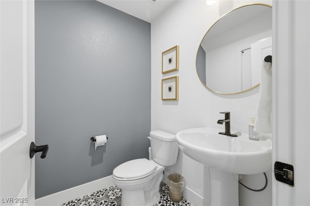 Las Vegas, Nevada 89113, United States, 5 Bedrooms Bedrooms, ,3 BathroomsBathrooms,Residential,Active,256400