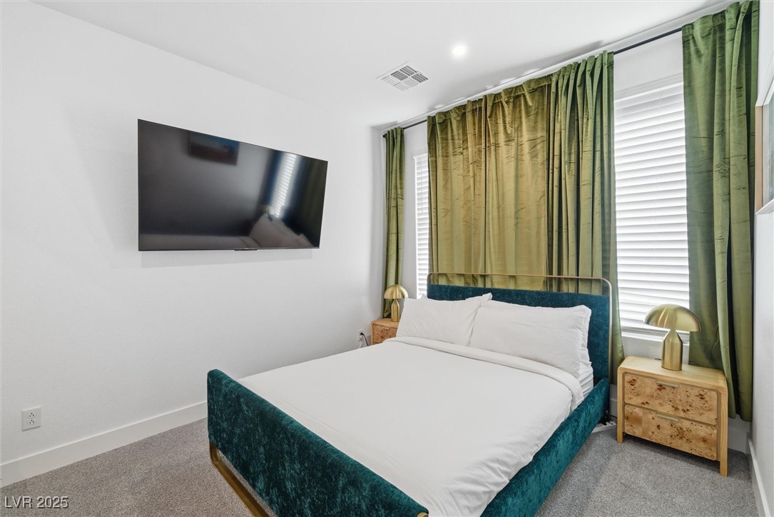 Las Vegas, Nevada 89113, United States, 5 Bedrooms Bedrooms, ,3 BathroomsBathrooms,Residential,Active,256400