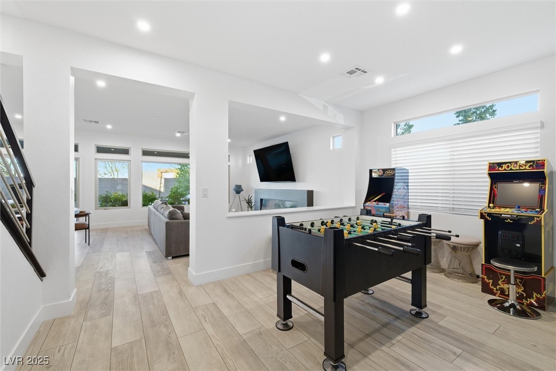 Las Vegas, Nevada 89113, United States, 5 Bedrooms Bedrooms, ,3 BathroomsBathrooms,Residential,Active,256400