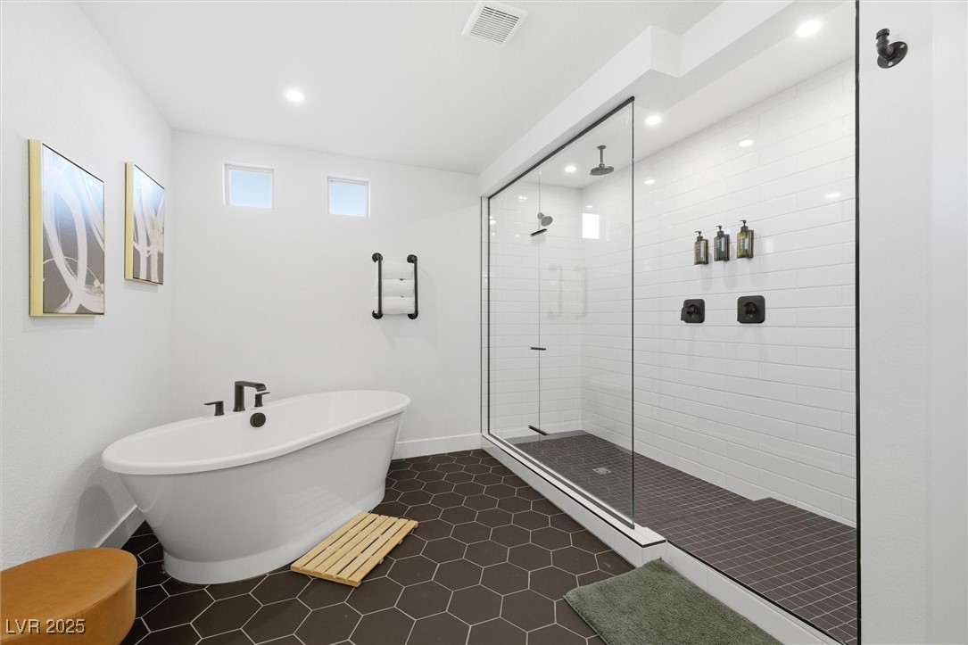 Las Vegas, Nevada 89113, United States, 5 Bedrooms Bedrooms, ,3 BathroomsBathrooms,Residential,Active,256400