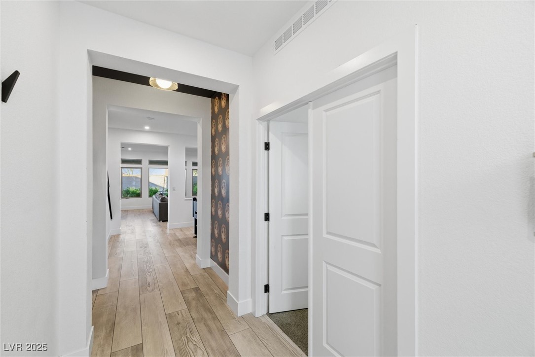 Las Vegas, Nevada 89113, United States, 5 Bedrooms Bedrooms, ,3 BathroomsBathrooms,Residential,Active,256400