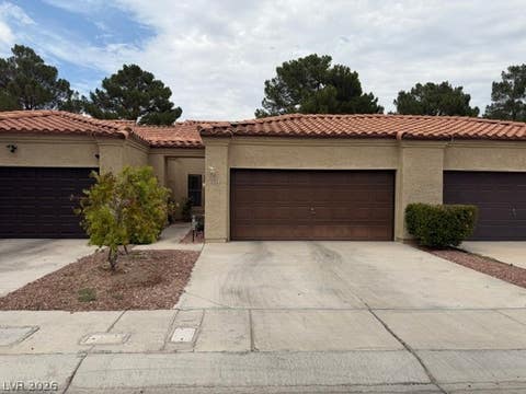 Townhouse For Rent - 7904 Shelter Island Way<br/> Clark County, Las Vegas, NV 89145