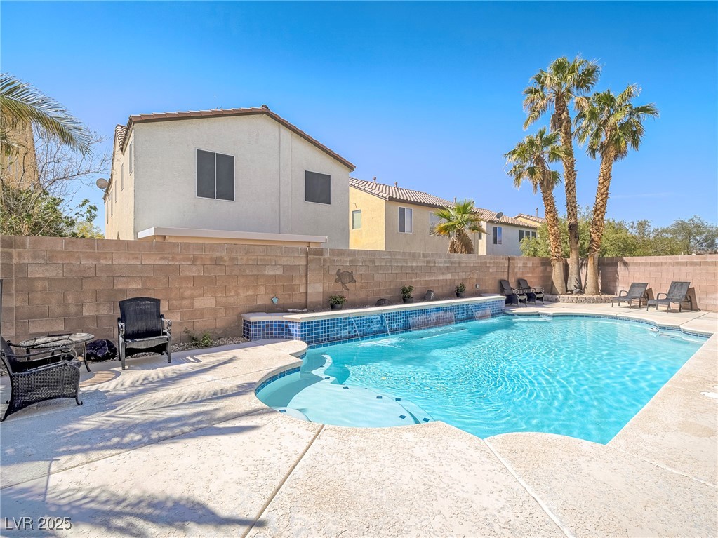 Henderson, Nevada 89052, United States, 5 Bedrooms Bedrooms, ,3 BathroomsBathrooms,Residential,Pending,112359