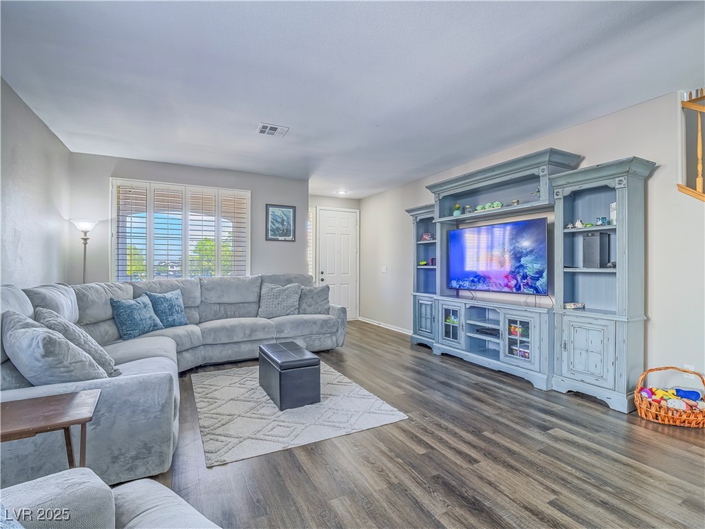 Henderson, Nevada 89052, United States, 5 Bedrooms Bedrooms, ,3 BathroomsBathrooms,Residential,Pending,112359