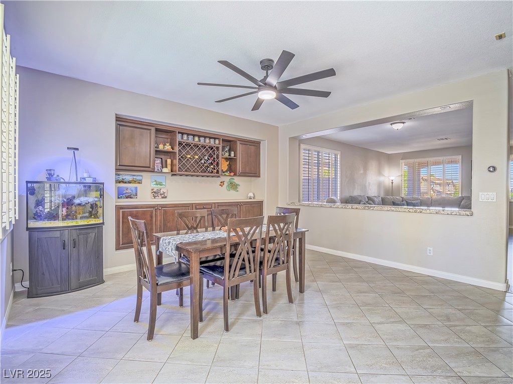 Henderson, Nevada 89052, United States, 5 Bedrooms Bedrooms, ,3 BathroomsBathrooms,Residential,Pending,112359